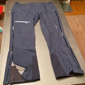 Mountain Hardwear XL ski pants